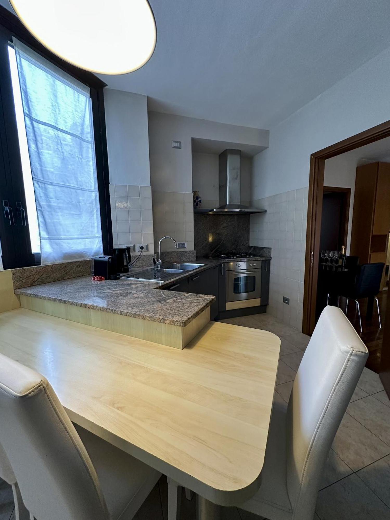 King Apartment Milano Bocconi Eksteriør billede